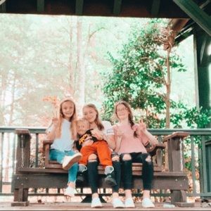 Meet your Posher, Izzie